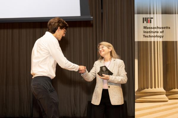 MIT 2023 Excellence Awards: Martin Eric William Nisser (left), the 2023 Collier Medal recipient and President Kornbluth (right).