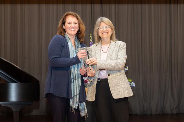 MIT 2023 Excellence Awards: Kimberly Haberlin (left), the 2023 MIT Staff Award for Distinction in Service recipient, and President Kornbluth (right).